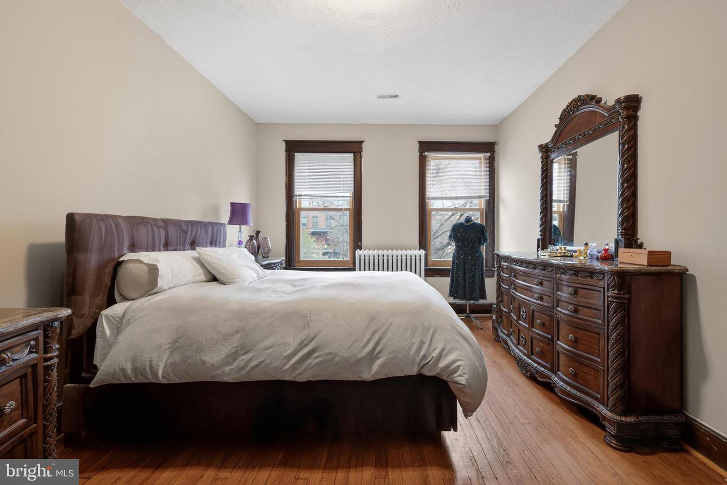 649 SOUTH CAROLINA AVE SE, WASHINGTON, District Of Columbia 20003, 5 Bedrooms Bedrooms, ,3 BathroomsBathrooms,Residential,For sale,649 SOUTH CAROLINA AVE SE,DCDC2241890 MLS # DCDC2241890