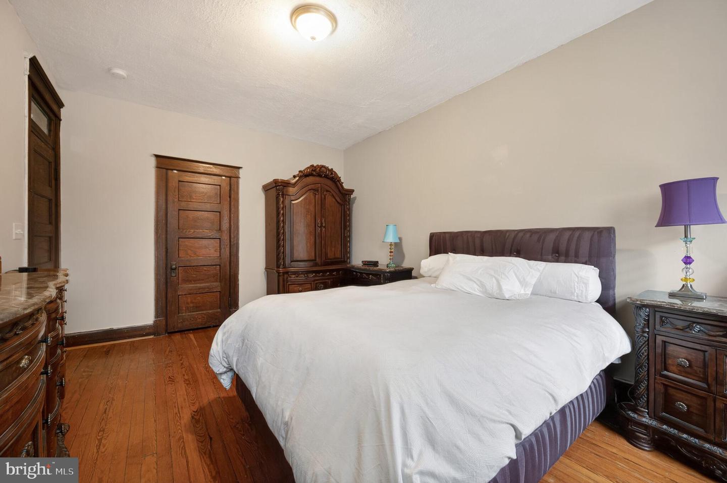 649 SOUTH CAROLINA AVE SE, WASHINGTON, District Of Columbia 20003, 5 Bedrooms Bedrooms, ,3 BathroomsBathrooms,Residential,For sale,649 SOUTH CAROLINA AVE SE,DCDC2241890 MLS # DCDC2241890