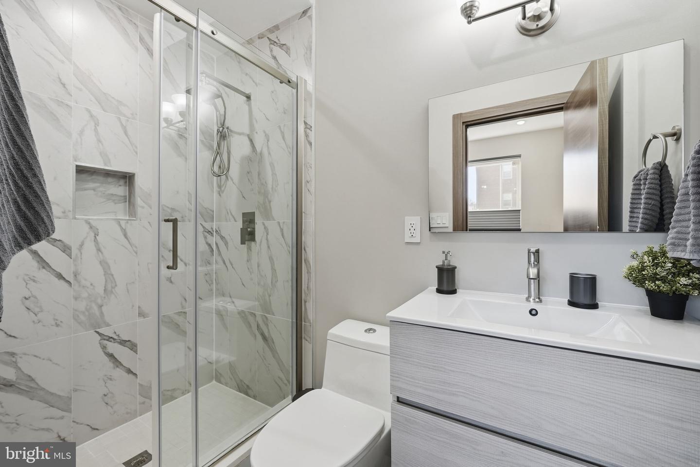 2109 M ST NE #5, WASHINGTON, District Of Columbia 20002, 2 Bedrooms Bedrooms, ,2 BathroomsBathrooms,Residential,For sale,2109 M ST NE #5,DCDC2241894 MLS # DCDC2241894