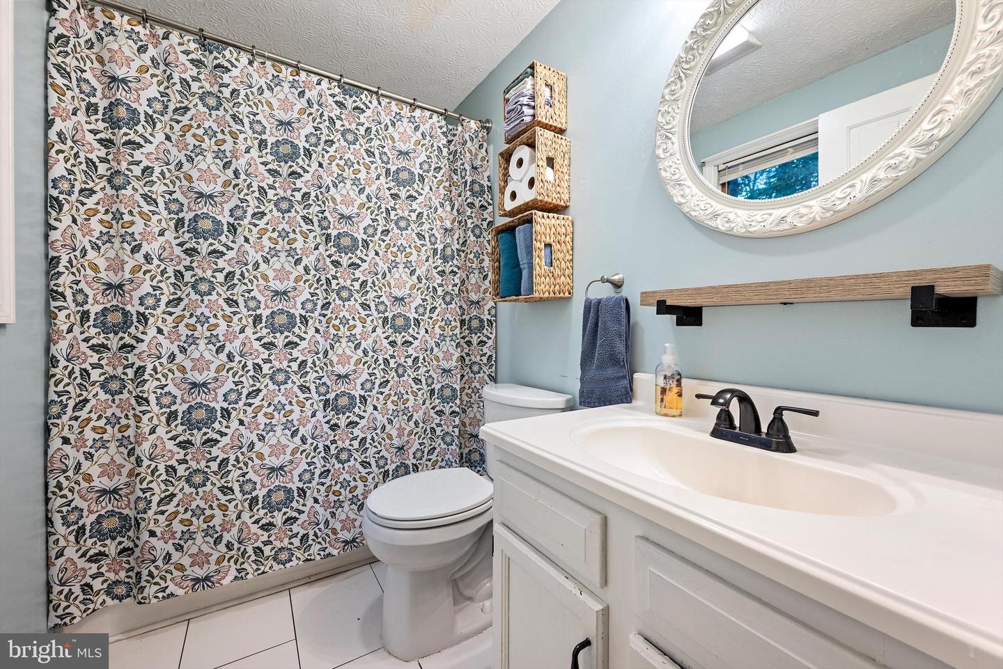 451 LAKESIDE DR, FRONT ROYAL, Virginia 22630, 5 Bedrooms Bedrooms, ,2 BathroomsBathrooms,Residential,For sale,451 LAKESIDE DR,VAWR2013152 MLS # VAWR2013152