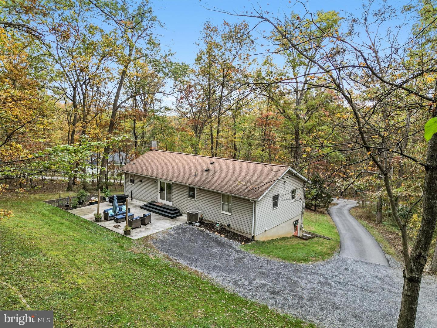 451 LAKESIDE DR, FRONT ROYAL, Virginia 22630, 5 Bedrooms Bedrooms, ,2 BathroomsBathrooms,Residential,For sale,451 LAKESIDE DR,VAWR2013152 MLS # VAWR2013152