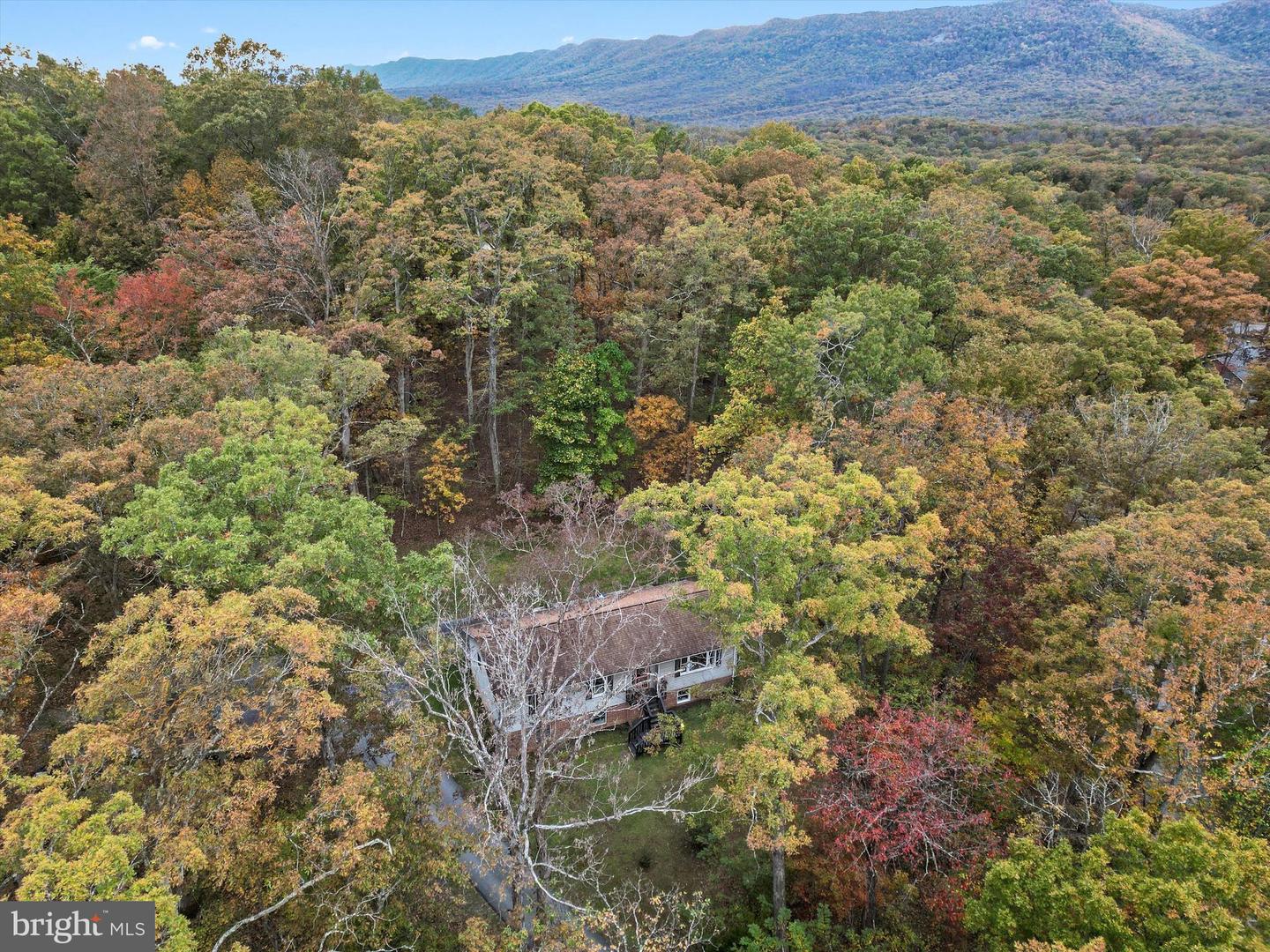 451 LAKESIDE DR, FRONT ROYAL, Virginia 22630, 5 Bedrooms Bedrooms, ,2 BathroomsBathrooms,Residential,For sale,451 LAKESIDE DR,VAWR2013152 MLS # VAWR2013152