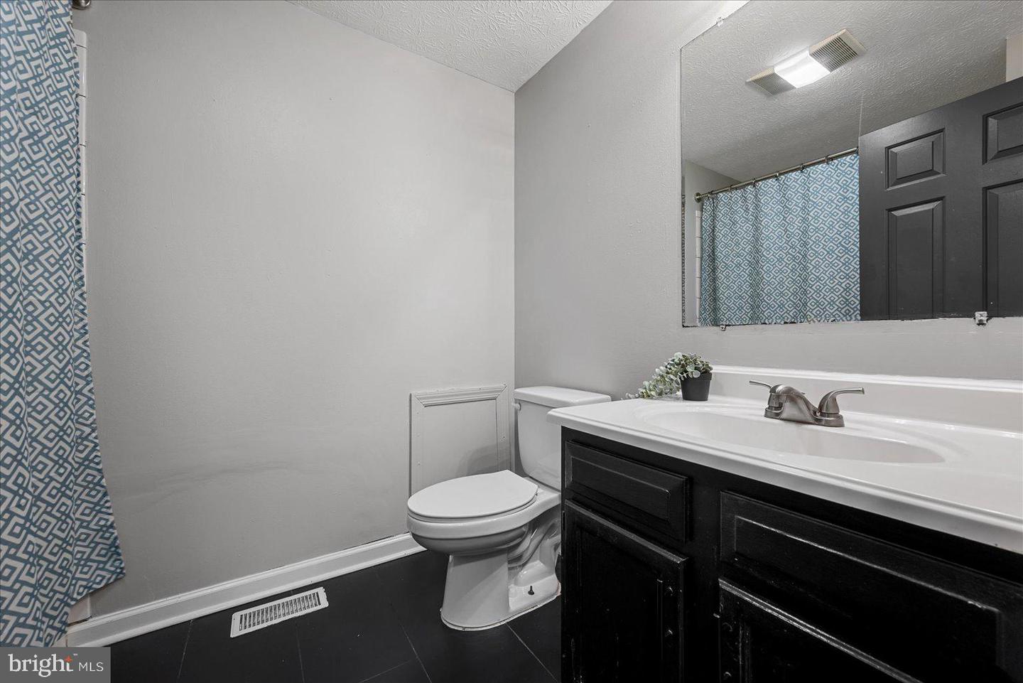 451 LAKESIDE DR, FRONT ROYAL, Virginia 22630, 5 Bedrooms Bedrooms, ,2 BathroomsBathrooms,Residential,For sale,451 LAKESIDE DR,VAWR2013152 MLS # VAWR2013152