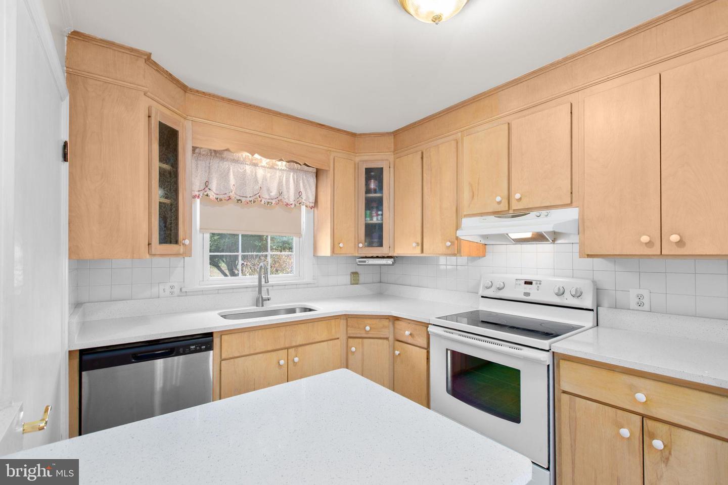 918 NORTHSIDE DR, FREDERICKSBURG, Virginia 22405, 3 Bedrooms Bedrooms, 6 Rooms Rooms,2 BathroomsBathrooms,Residential,For sale,918 NORTHSIDE DR,VAST2044024 MLS # VAST2044024