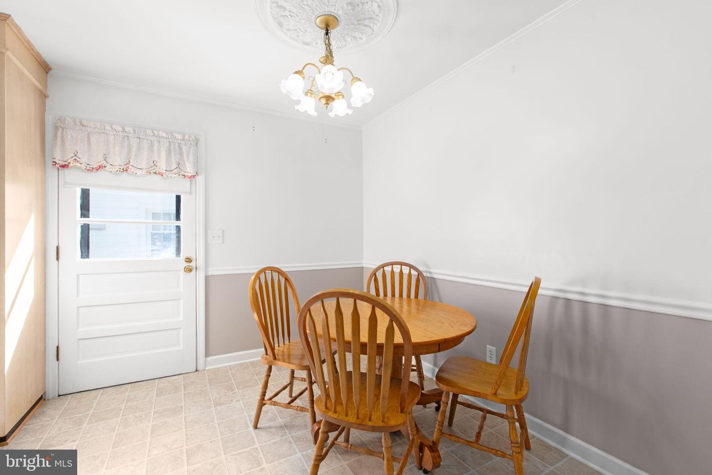 918 NORTHSIDE DR, FREDERICKSBURG, Virginia 22405, 3 Bedrooms Bedrooms, 6 Rooms Rooms,2 BathroomsBathrooms,Residential,For sale,918 NORTHSIDE DR,VAST2044024 MLS # VAST2044024