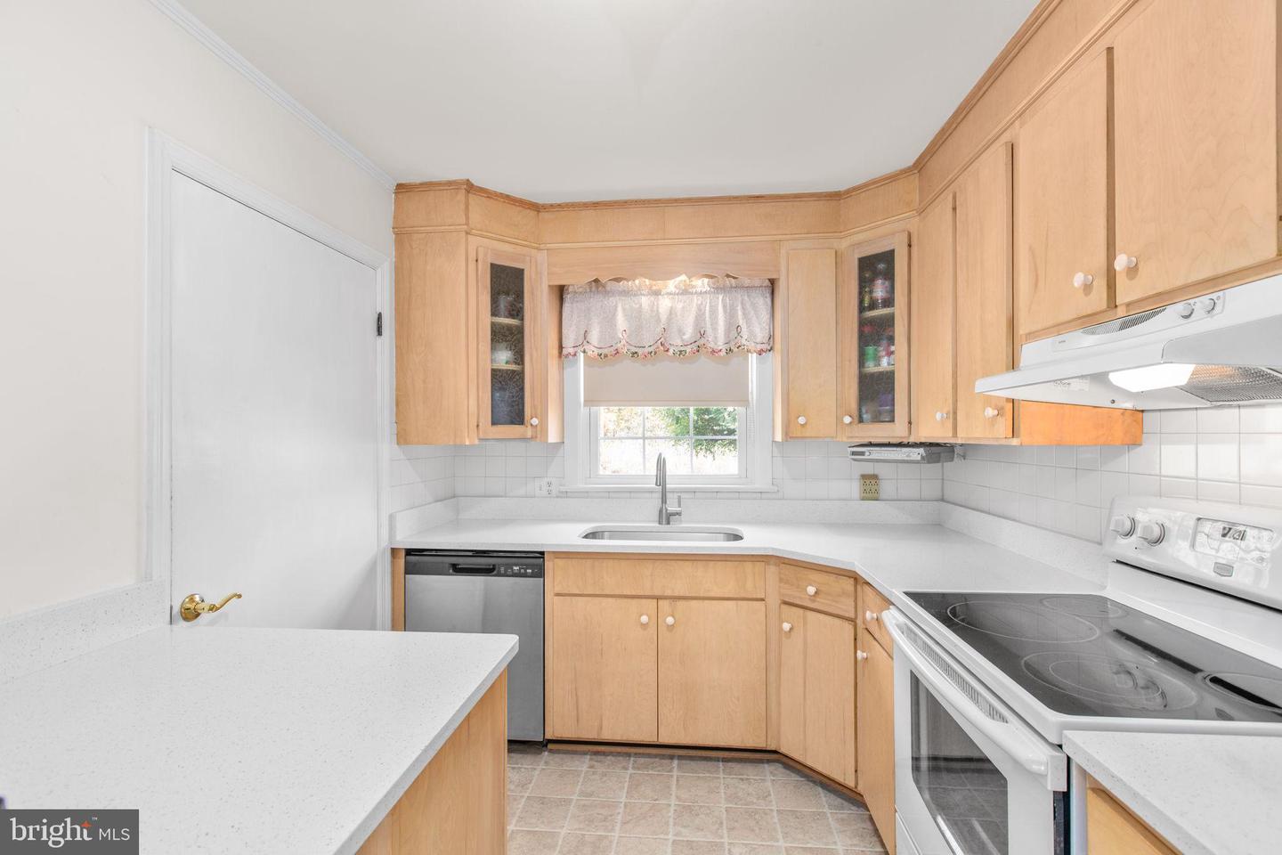 918 NORTHSIDE DR, FREDERICKSBURG, Virginia 22405, 3 Bedrooms Bedrooms, 6 Rooms Rooms,2 BathroomsBathrooms,Residential,For sale,918 NORTHSIDE DR,VAST2044024 MLS # VAST2044024