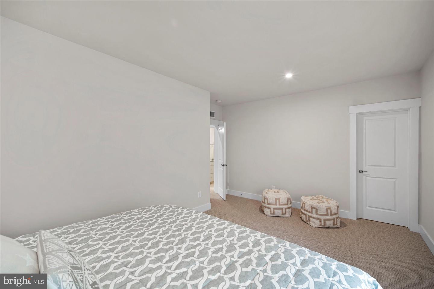 43441 BETTYS FARM DR, CHANTILLY, Virginia 20152, 4 Bedrooms Bedrooms, ,3 BathroomsBathrooms,Residential,For sale,43441 BETTYS FARM DR,VALO2110858 MLS # VALO2110858