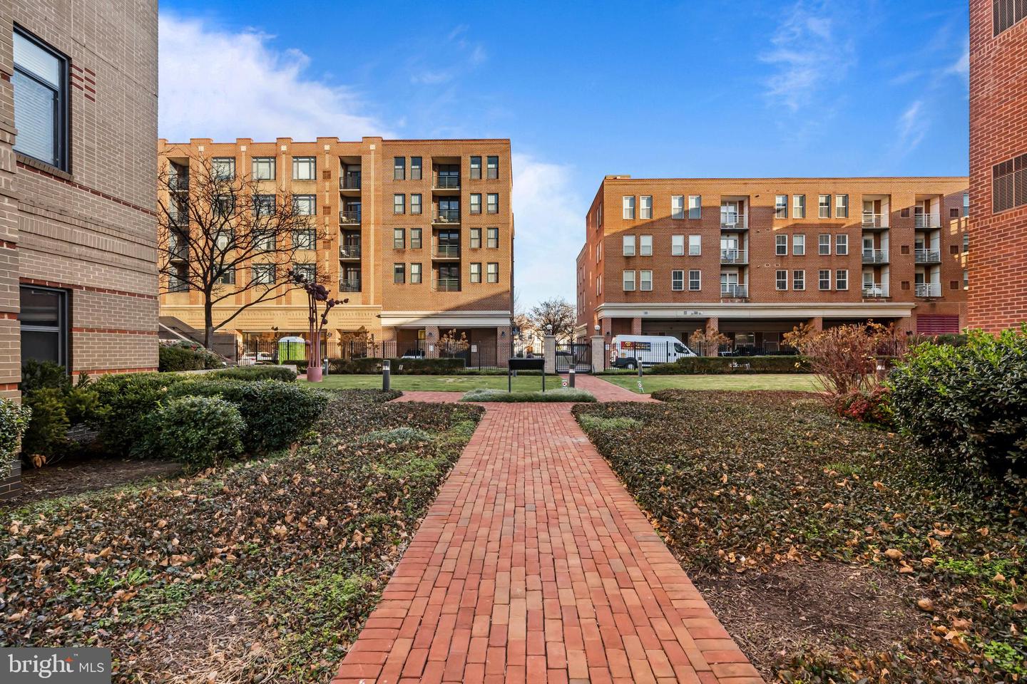 1111 ORONOCO ST #326, ALEXANDRIA, Virginia 22314, 1 Bedroom Bedrooms, ,1 BathroomBathrooms,Residential,For sale,1111 ORONOCO ST #326,VAAX2052220 MLS # VAAX2052220