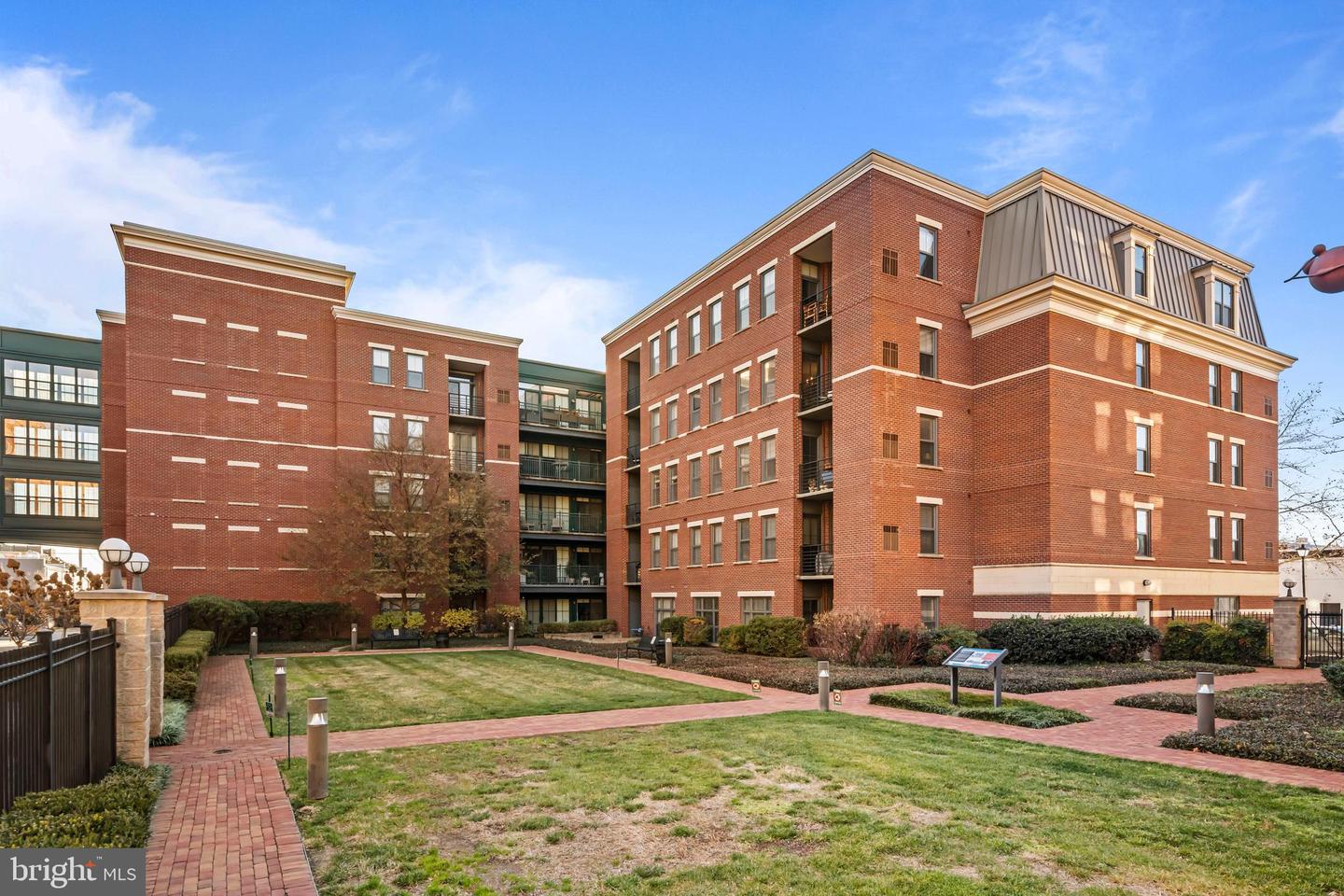 1111 ORONOCO ST #326, ALEXANDRIA, Virginia 22314, 1 Bedroom Bedrooms, ,1 BathroomBathrooms,Residential,For sale,1111 ORONOCO ST #326,VAAX2052220 MLS # VAAX2052220