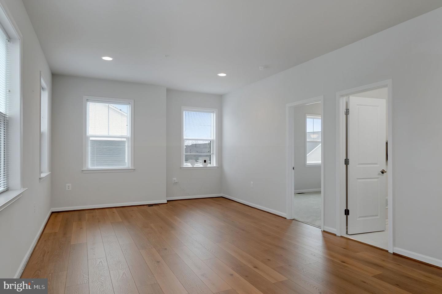 43899 SIREN SONG TER, LEESBURG, Virginia 20176, 3 Bedrooms Bedrooms, ,3 BathroomsBathrooms,Residential,For sale,43899 SIREN SONG TER,VALO2112420 MLS # VALO2112420