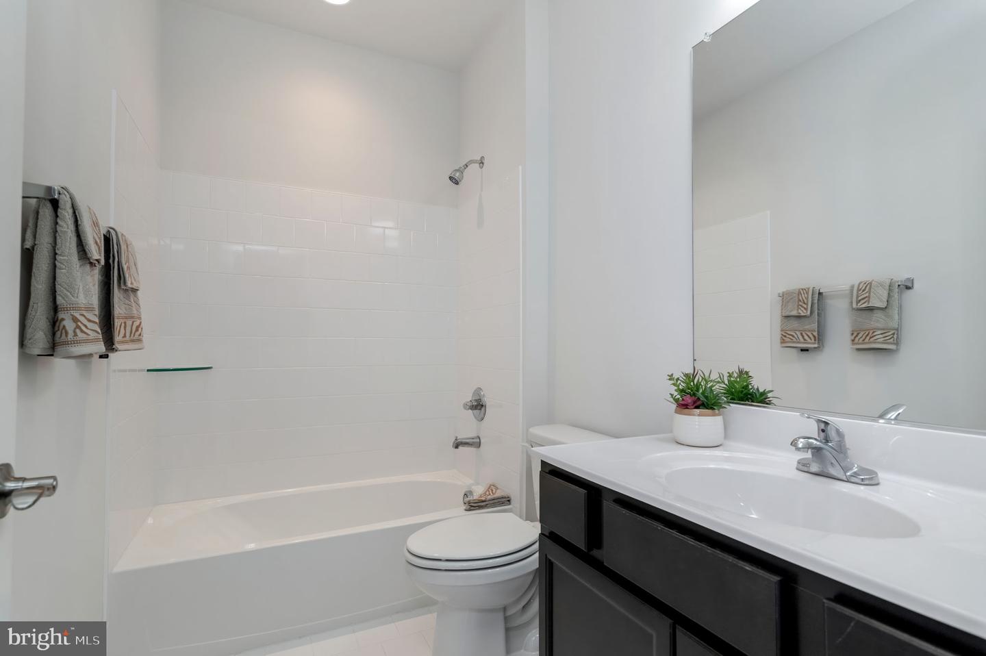 43899 SIREN SONG TER, LEESBURG, Virginia 20176, 3 Bedrooms Bedrooms, ,3 BathroomsBathrooms,Residential,For sale,43899 SIREN SONG TER,VALO2112420 MLS # VALO2112420