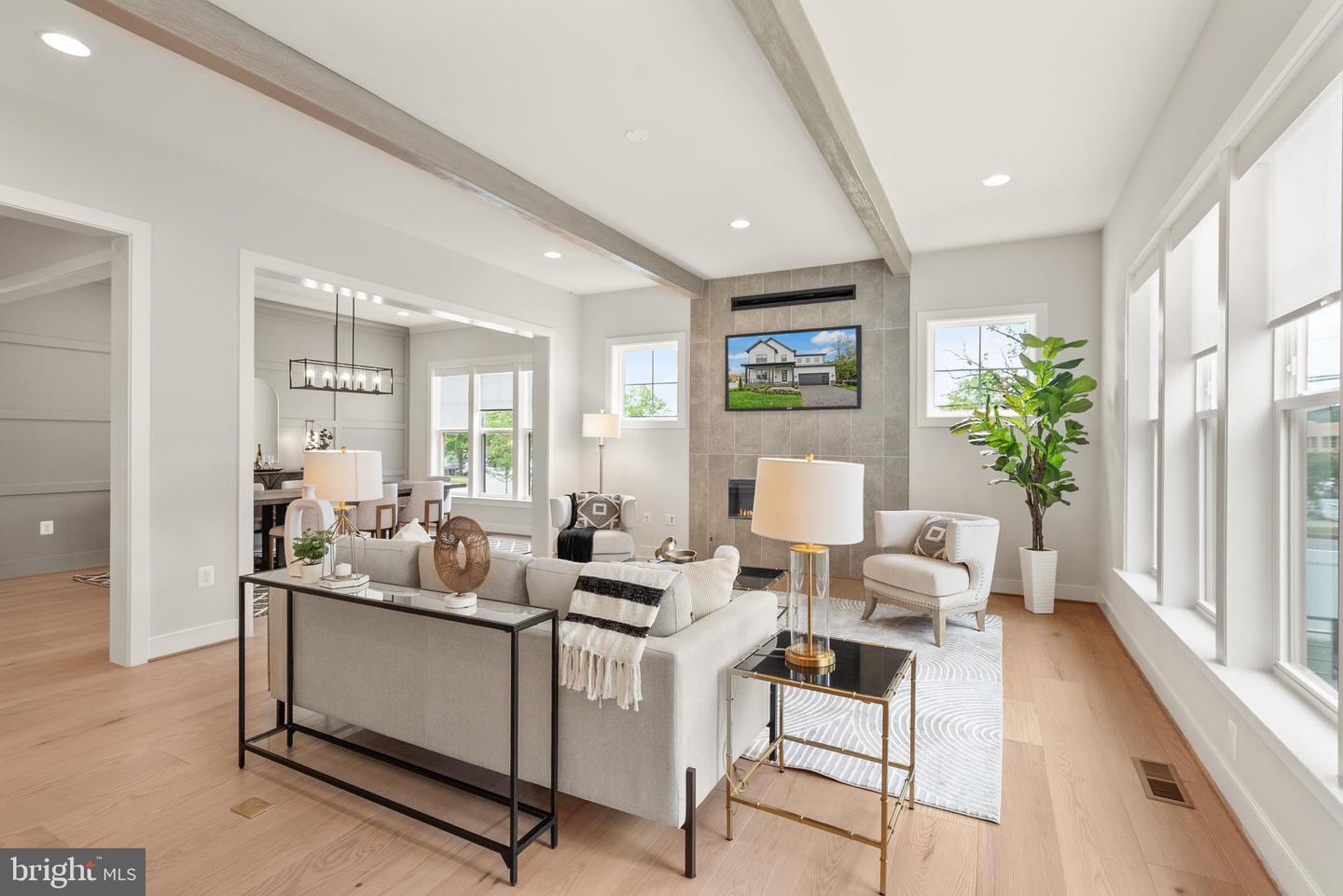 410 DOVE CIR SW, VIENNA, Virginia 22180, 5 Bedrooms Bedrooms, ,4 BathroomsBathrooms,Residential,For sale,410 DOVE CIR SW,VAFX2285800 MLS # VAFX2285800