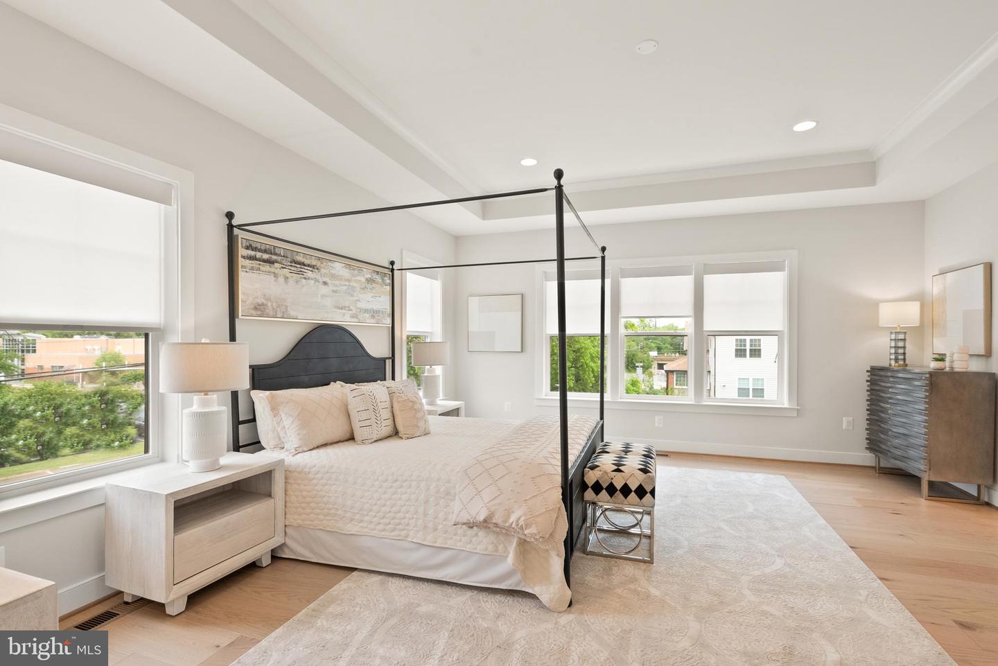 410 DOVE CIR SW, VIENNA, Virginia 22180, 5 Bedrooms Bedrooms, ,4 BathroomsBathrooms,Residential,For sale,410 DOVE CIR SW,VAFX2285800 MLS # VAFX2285800