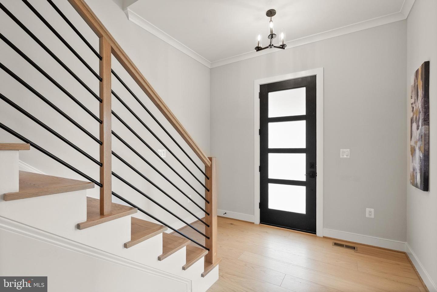 410 DOVE CIR SW, VIENNA, Virginia 22180, 5 Bedrooms Bedrooms, ,4 BathroomsBathrooms,Residential,For sale,410 DOVE CIR SW,VAFX2285800 MLS # VAFX2285800