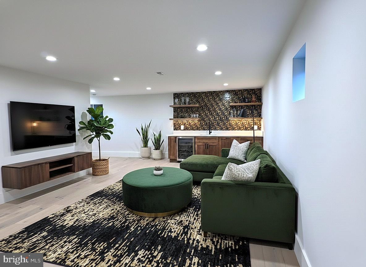 818 N EDGEWOOD ST, ARLINGTON, Virginia 22201, 4 Bedrooms Bedrooms, ,6 BathroomsBathrooms,Residential,For sale,818 N EDGEWOOD ST,VAAR2067770 MLS # VAAR2067770