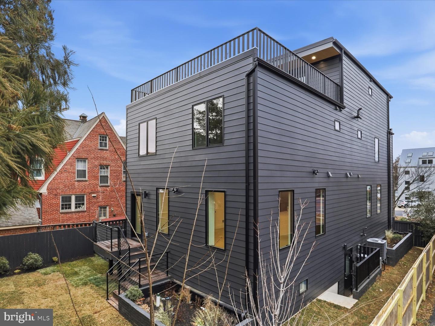 818 N EDGEWOOD ST, ARLINGTON, Virginia 22201, 4 Bedrooms Bedrooms, ,6 BathroomsBathrooms,Residential,For sale,818 N EDGEWOOD ST,VAAR2067770 MLS # VAAR2067770