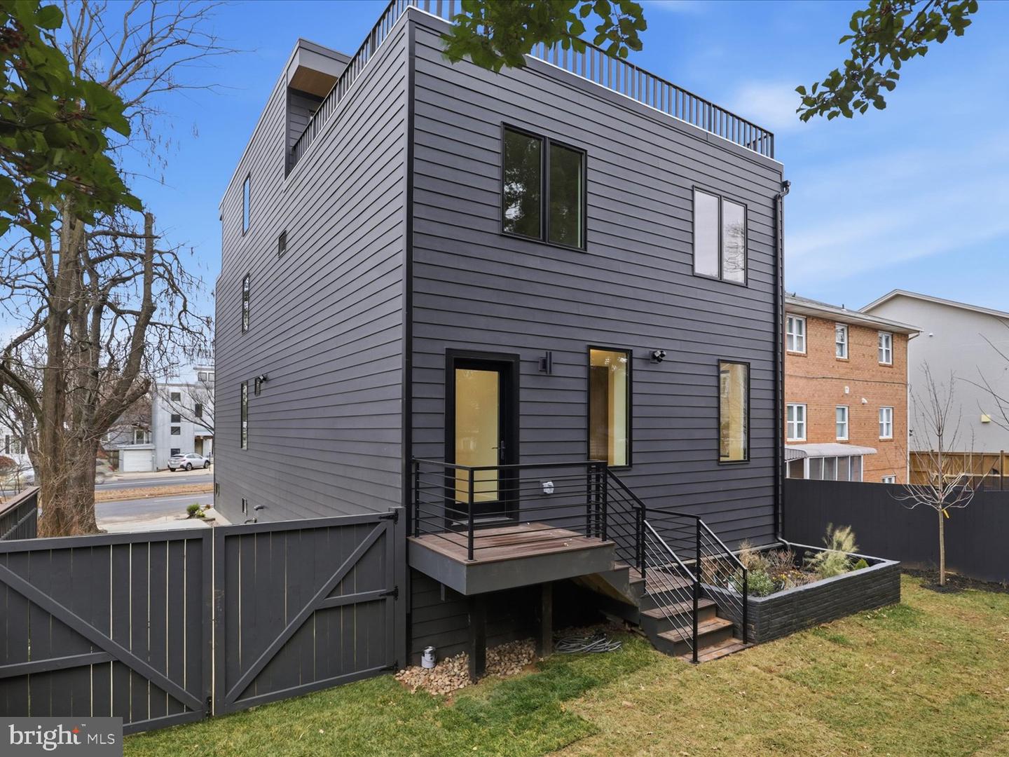 818 N EDGEWOOD ST, ARLINGTON, Virginia 22201, 4 Bedrooms Bedrooms, ,6 BathroomsBathrooms,Residential,For sale,818 N EDGEWOOD ST,VAAR2067770 MLS # VAAR2067770