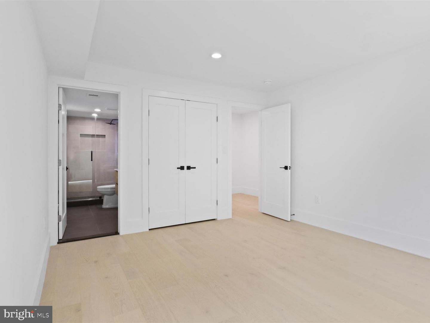 818 N EDGEWOOD ST, ARLINGTON, Virginia 22201, 4 Bedrooms Bedrooms, ,6 BathroomsBathrooms,Residential,For sale,818 N EDGEWOOD ST,VAAR2067770 MLS # VAAR2067770