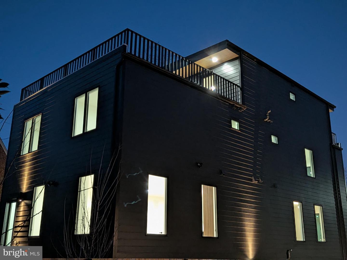 818 N EDGEWOOD ST, ARLINGTON, Virginia 22201, 4 Bedrooms Bedrooms, ,6 BathroomsBathrooms,Residential,For sale,818 N EDGEWOOD ST,VAAR2067770 MLS # VAAR2067770