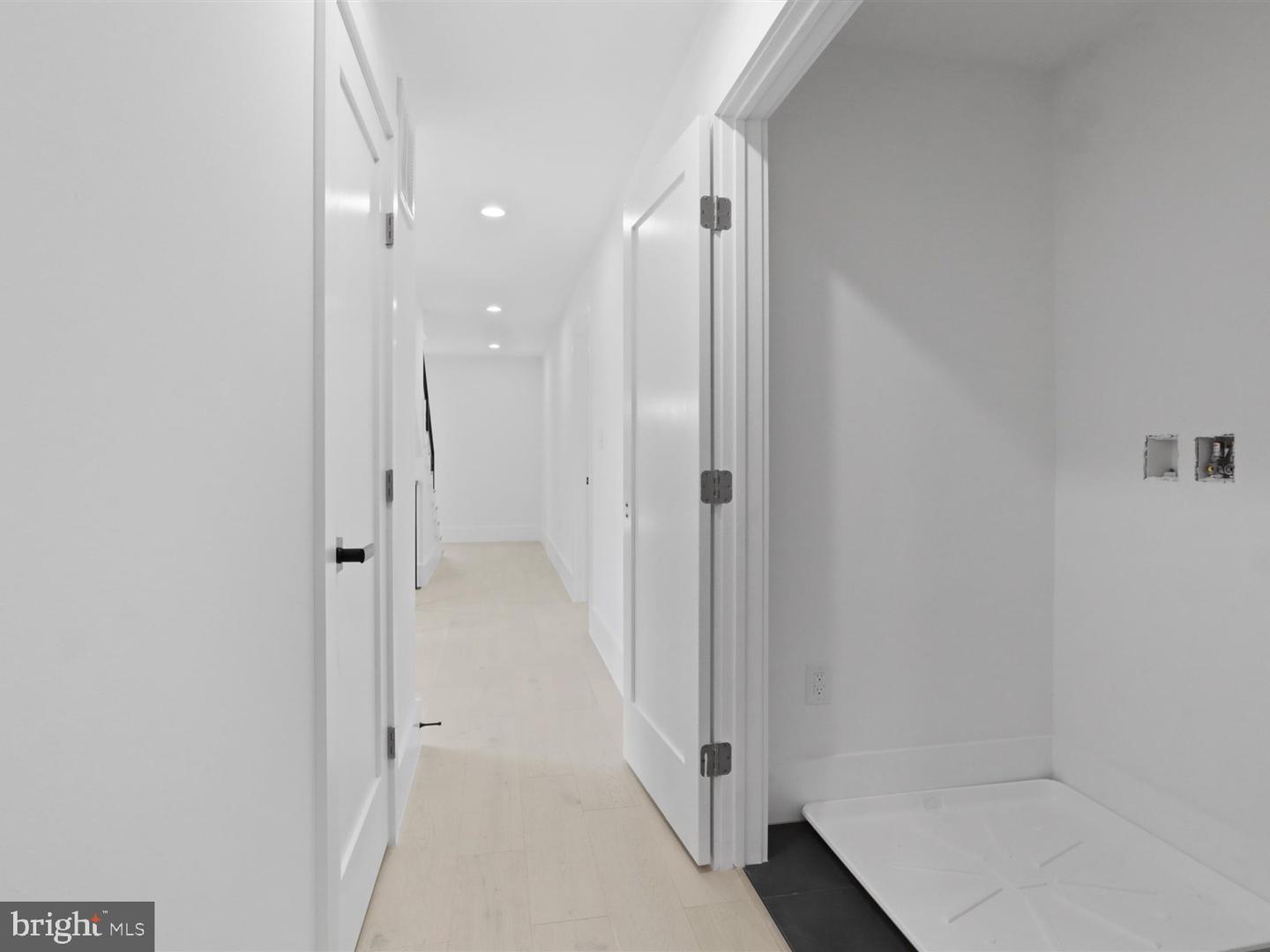 818 N EDGEWOOD ST, ARLINGTON, Virginia 22201, 4 Bedrooms Bedrooms, ,6 BathroomsBathrooms,Residential,For sale,818 N EDGEWOOD ST,VAAR2067770 MLS # VAAR2067770