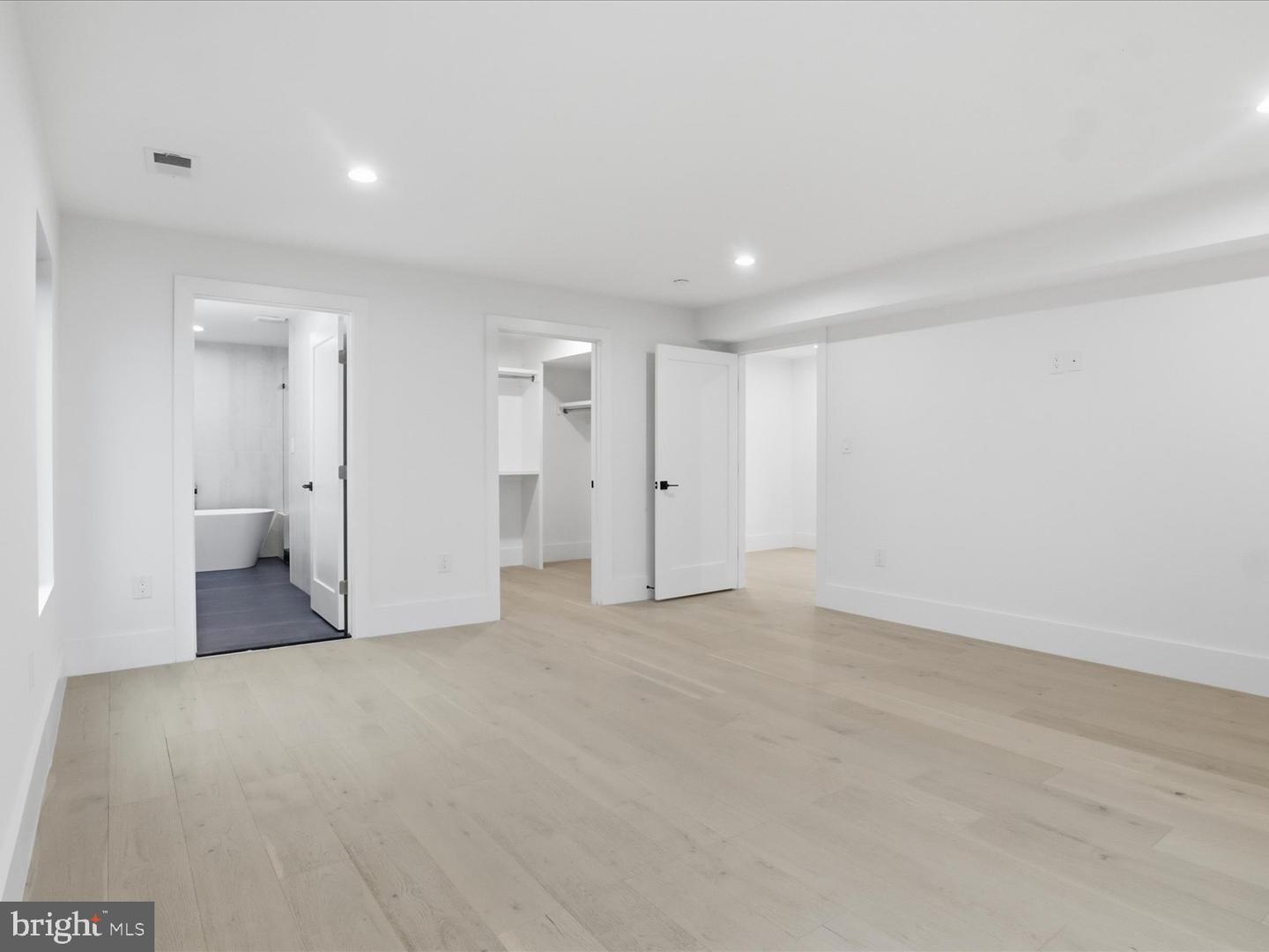 818 N EDGEWOOD ST, ARLINGTON, Virginia 22201, 4 Bedrooms Bedrooms, ,6 BathroomsBathrooms,Residential,For sale,818 N EDGEWOOD ST,VAAR2067770 MLS # VAAR2067770