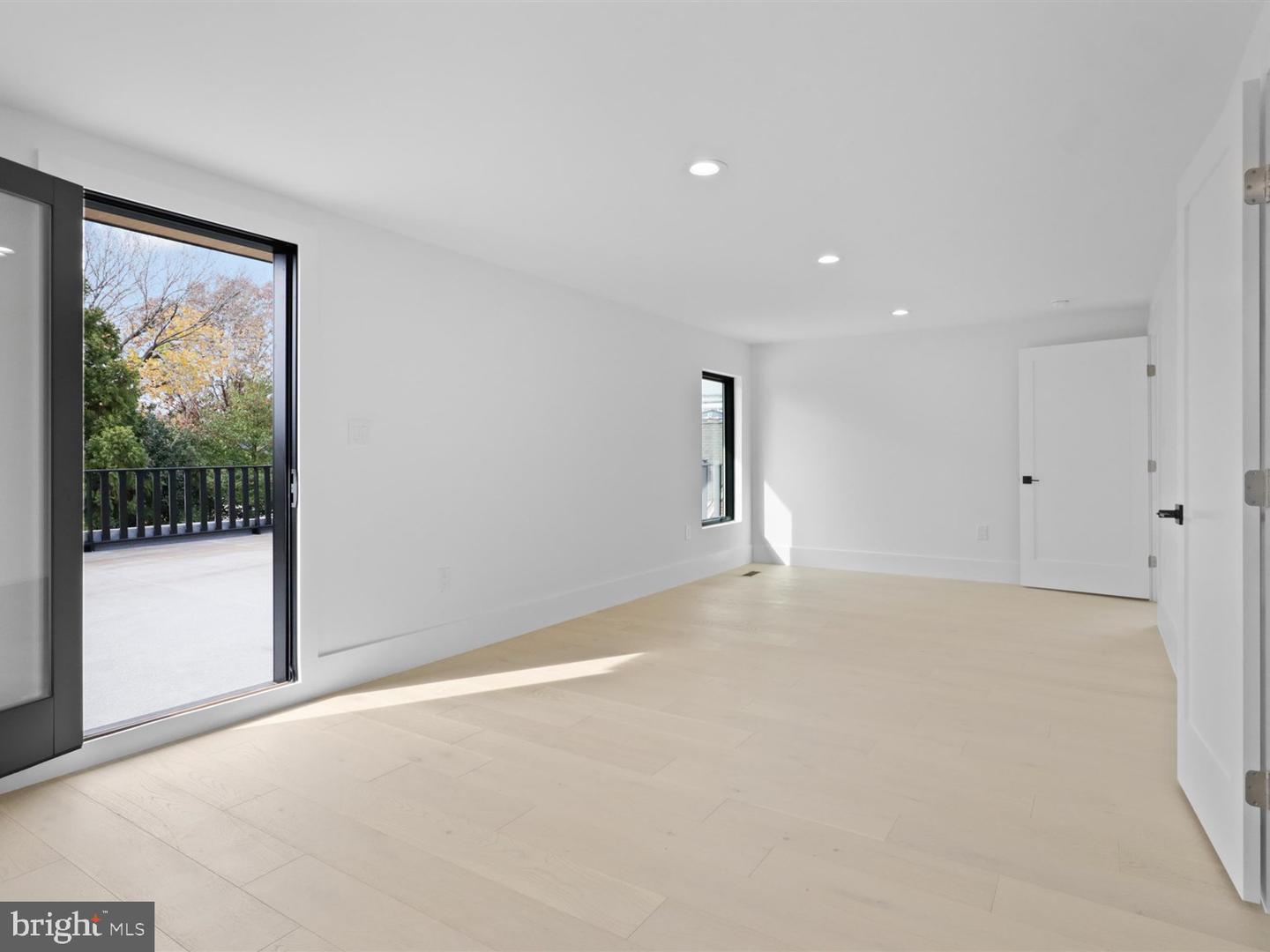 818 N EDGEWOOD ST, ARLINGTON, Virginia 22201, 4 Bedrooms Bedrooms, ,6 BathroomsBathrooms,Residential,For sale,818 N EDGEWOOD ST,VAAR2067770 MLS # VAAR2067770