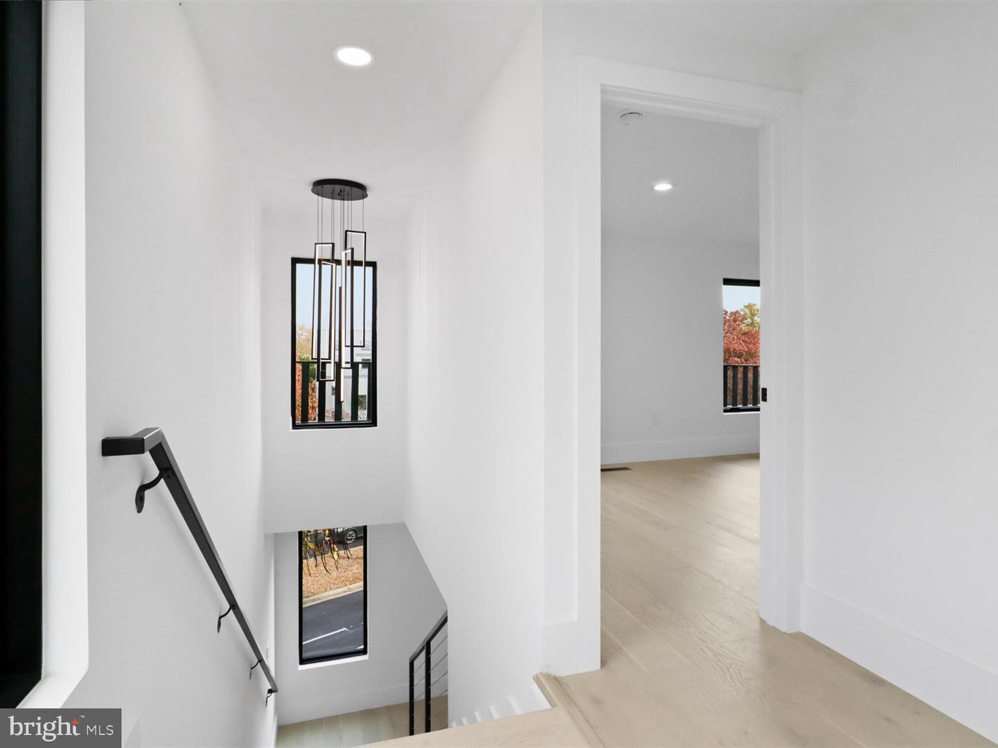 818 N EDGEWOOD ST, ARLINGTON, Virginia 22201, 4 Bedrooms Bedrooms, ,6 BathroomsBathrooms,Residential,For sale,818 N EDGEWOOD ST,VAAR2067770 MLS # VAAR2067770