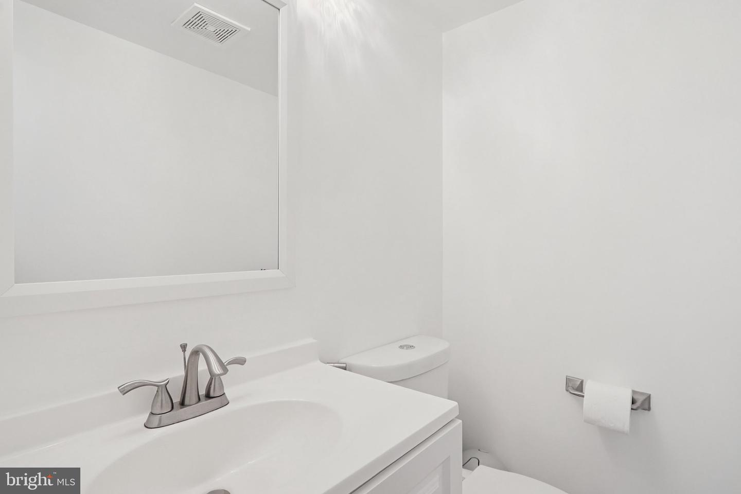 6246 HILLSIDE RD, SPRINGFIELD, Virginia 22152, 3 Bedrooms Bedrooms, 3 Rooms Rooms,2 BathroomsBathrooms,Residential,For sale,6246 HILLSIDE RD,VAFX2285832 MLS # VAFX2285832