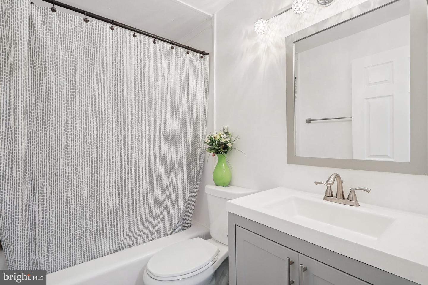 6246 HILLSIDE RD, SPRINGFIELD, Virginia 22152, 3 Bedrooms Bedrooms, 3 Rooms Rooms,2 BathroomsBathrooms,Residential,For sale,6246 HILLSIDE RD,VAFX2285832 MLS # VAFX2285832