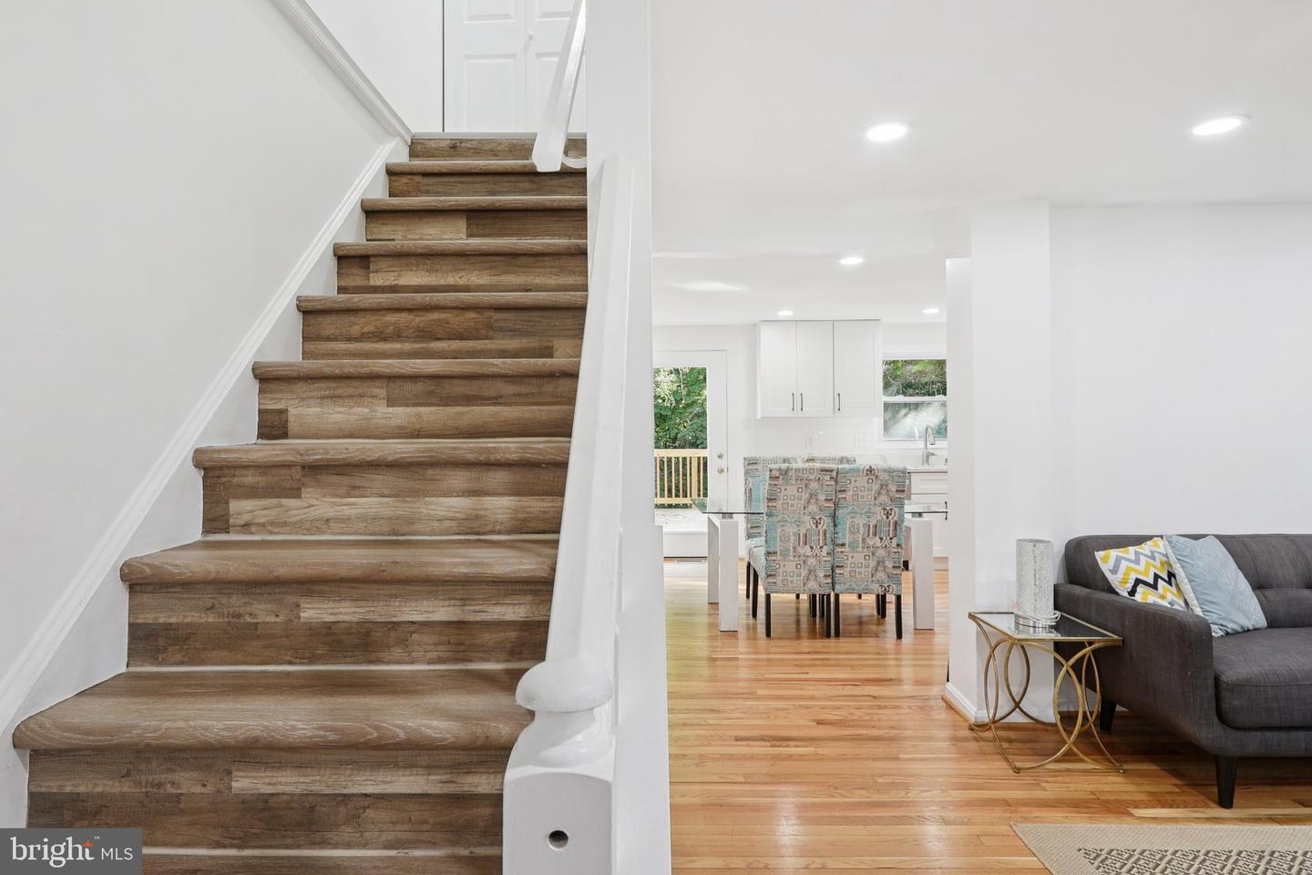 6246 HILLSIDE RD, SPRINGFIELD, Virginia 22152, 3 Bedrooms Bedrooms, 3 Rooms Rooms,2 BathroomsBathrooms,Residential,For sale,6246 HILLSIDE RD,VAFX2285832 MLS # VAFX2285832