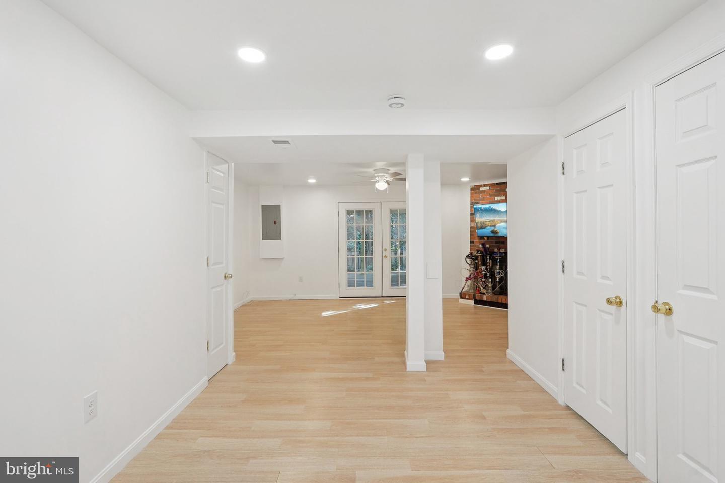 6246 HILLSIDE RD, SPRINGFIELD, Virginia 22152, 3 Bedrooms Bedrooms, 3 Rooms Rooms,2 BathroomsBathrooms,Residential,For sale,6246 HILLSIDE RD,VAFX2285832 MLS # VAFX2285832