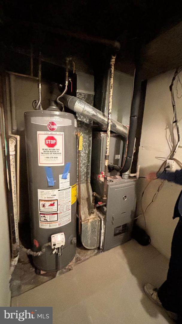 5707 CHILLUM PL NE, WASHINGTON, District Of Columbia 20011, 2 Bedrooms Bedrooms, ,2 BathroomsBathrooms,Residential,For sale,5707 CHILLUM PL NE,DCDC2241466 MLS # DCDC2241466