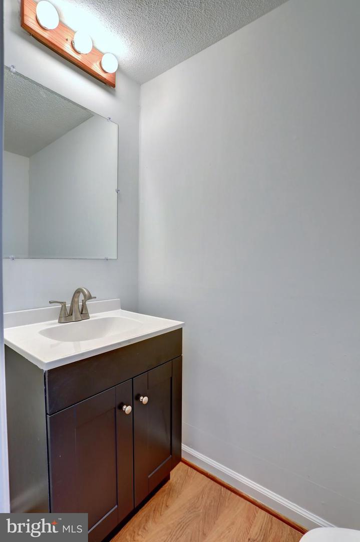 9473 CLOVERDALE CT, BURKE, Virginia 22015, 3 Bedrooms Bedrooms, ,2 BathroomsBathrooms,Residential,For sale,9473 CLOVERDALE CT,VAFX2285854 MLS # VAFX2285854