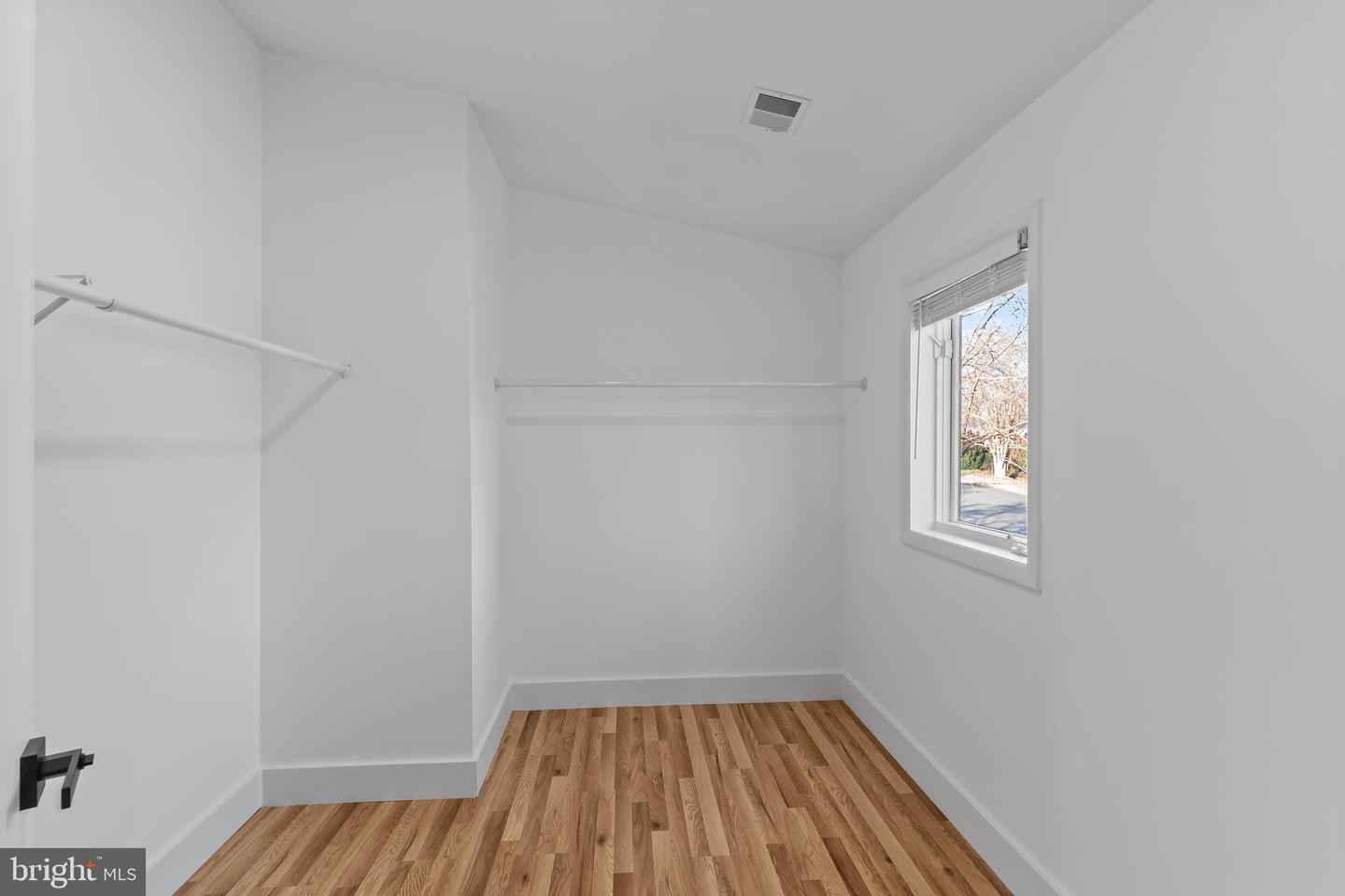 2628 WOODLEY PL, FALLS CHURCH, Virginia 22046, 4 Bedrooms Bedrooms, ,3 BathroomsBathrooms,Residential,For sale,2628 WOODLEY PL,VAFX2285906 MLS # VAFX2285906