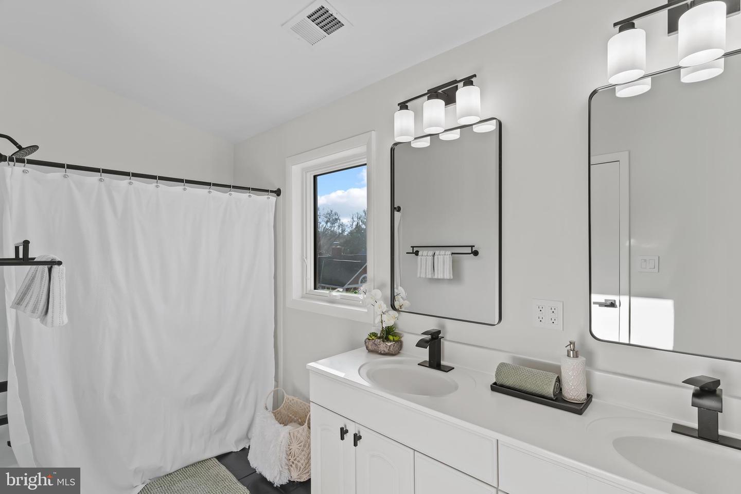 2628 WOODLEY PL, FALLS CHURCH, Virginia 22046, 4 Bedrooms Bedrooms, ,3 BathroomsBathrooms,Residential,For sale,2628 WOODLEY PL,VAFX2285906 MLS # VAFX2285906