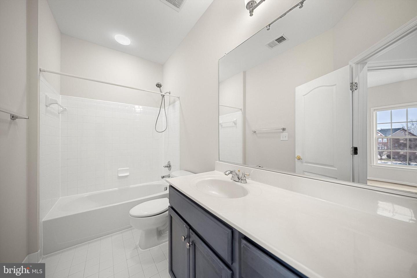 21945 WINDY OAKS SQ, BROADLANDS, Virginia 20148, 4 Bedrooms Bedrooms, ,3 BathroomsBathrooms,Residential,For sale,21945 WINDY OAKS SQ,VALO2114020 MLS # VALO2114020