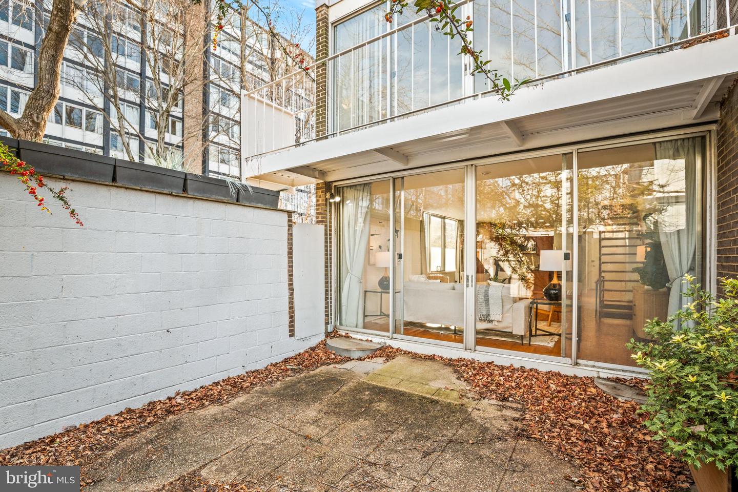 345 O ST SW, WASHINGTON, District Of Columbia 20024, 3 Bedrooms Bedrooms, 7 Rooms Rooms,2 BathroomsBathrooms,Residential,For sale,345 O ST SW,DCDC2241556 MLS # DCDC2241556