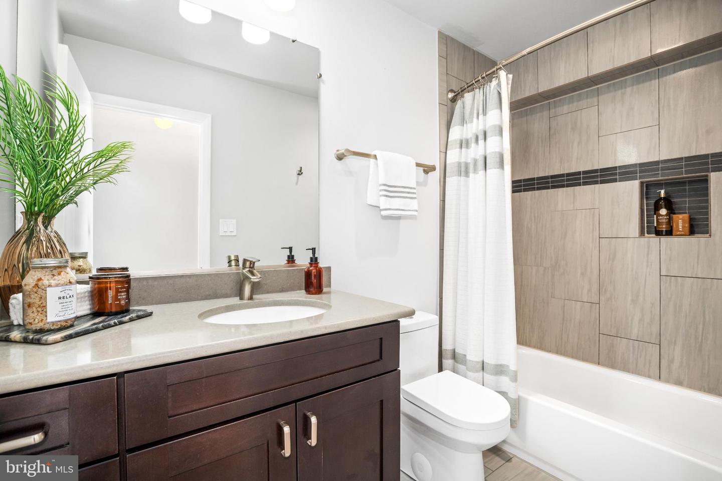 345 O ST SW, WASHINGTON, District Of Columbia 20024, 3 Bedrooms Bedrooms, 7 Rooms Rooms,2 BathroomsBathrooms,Residential,For sale,345 O ST SW,DCDC2241556 MLS # DCDC2241556