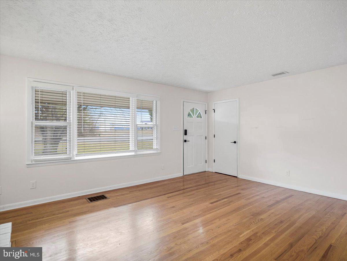 570 WELLTOWN RD, WINCHESTER, Virginia 22603, 4 Bedrooms Bedrooms, ,3 BathroomsBathrooms,Residential,For sale,570 WELLTOWN RD,VAFV2039004 MLS # VAFV2039004