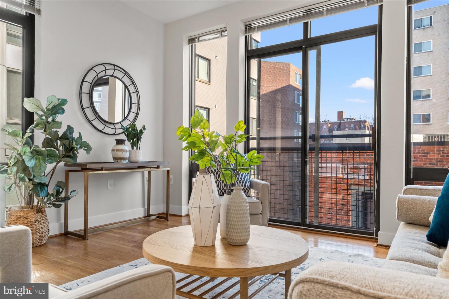 1211 13TH ST NW #404, WASHINGTON, District Of Columbia 20005, 1 Bedroom Bedrooms, ,1 BathroomBathrooms,Residential,For sale,1211 13TH ST NW #404,DCDC2241656 MLS # DCDC2241656