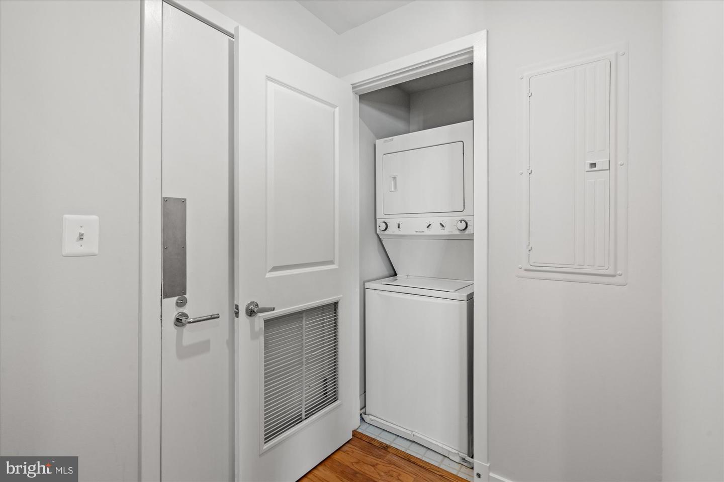 1211 13TH ST NW #404, WASHINGTON, District Of Columbia 20005, 1 Bedroom Bedrooms, ,1 BathroomBathrooms,Residential,For sale,1211 13TH ST NW #404,DCDC2241656 MLS # DCDC2241656