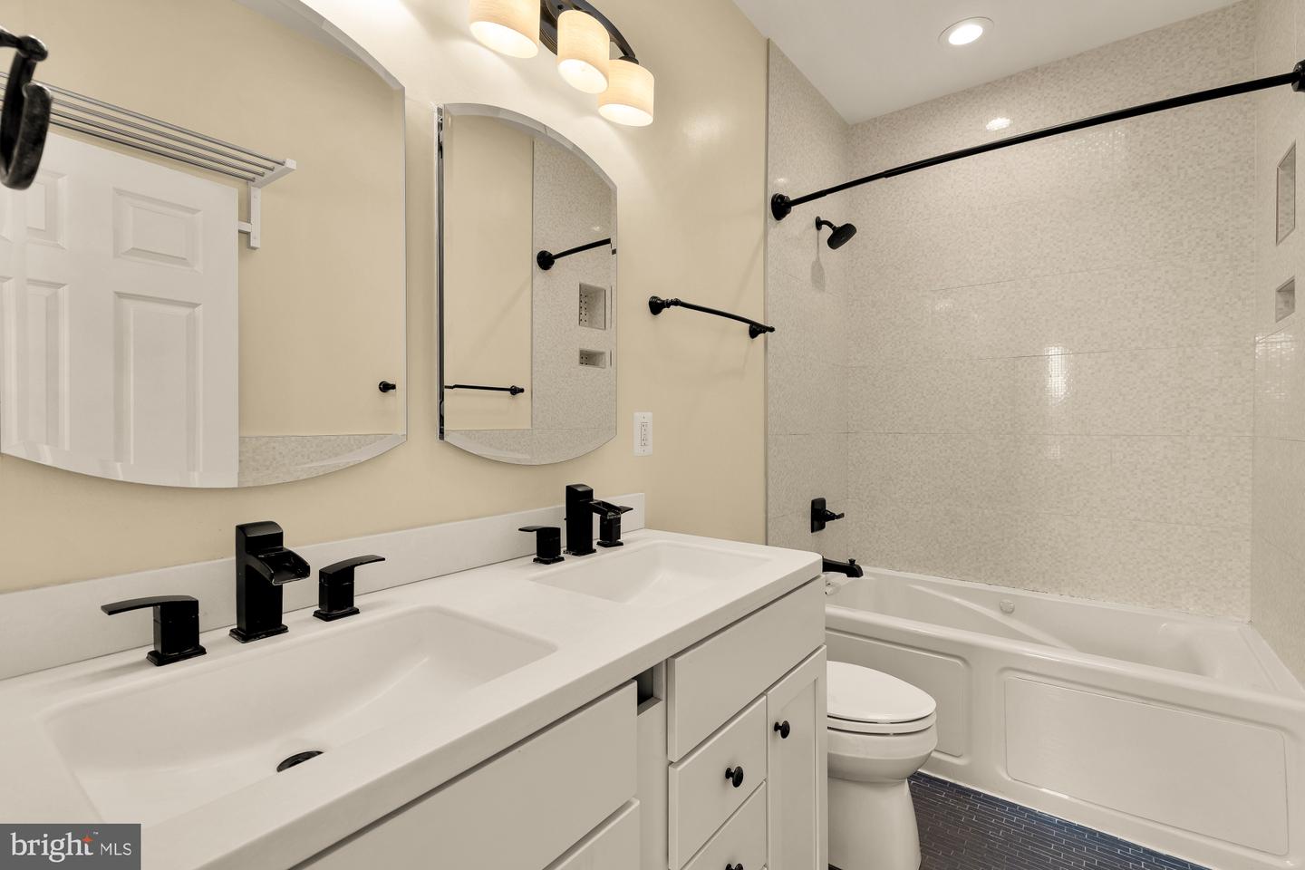 1609 LEVIS ST NE, WASHINGTON, District Of Columbia 20002, 4 Bedrooms Bedrooms, ,4 BathroomsBathrooms,Residential,For sale,1609 LEVIS ST NE,DCDC2241696 MLS # DCDC2241696