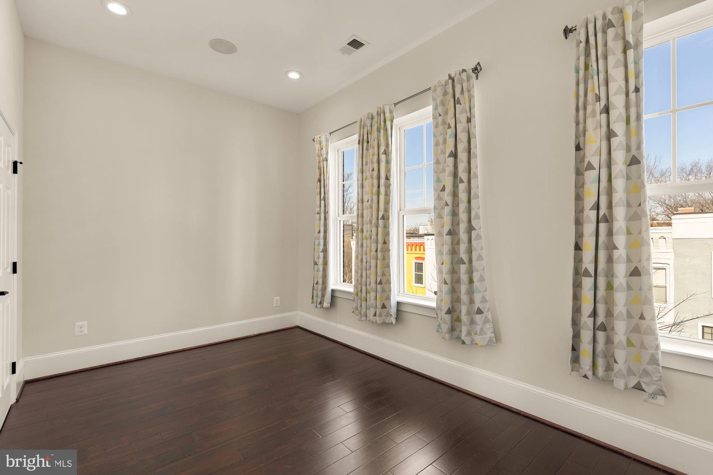 1609 LEVIS ST NE, WASHINGTON, District Of Columbia 20002, 4 Bedrooms Bedrooms, ,4 BathroomsBathrooms,Residential,For sale,1609 LEVIS ST NE,DCDC2241696 MLS # DCDC2241696