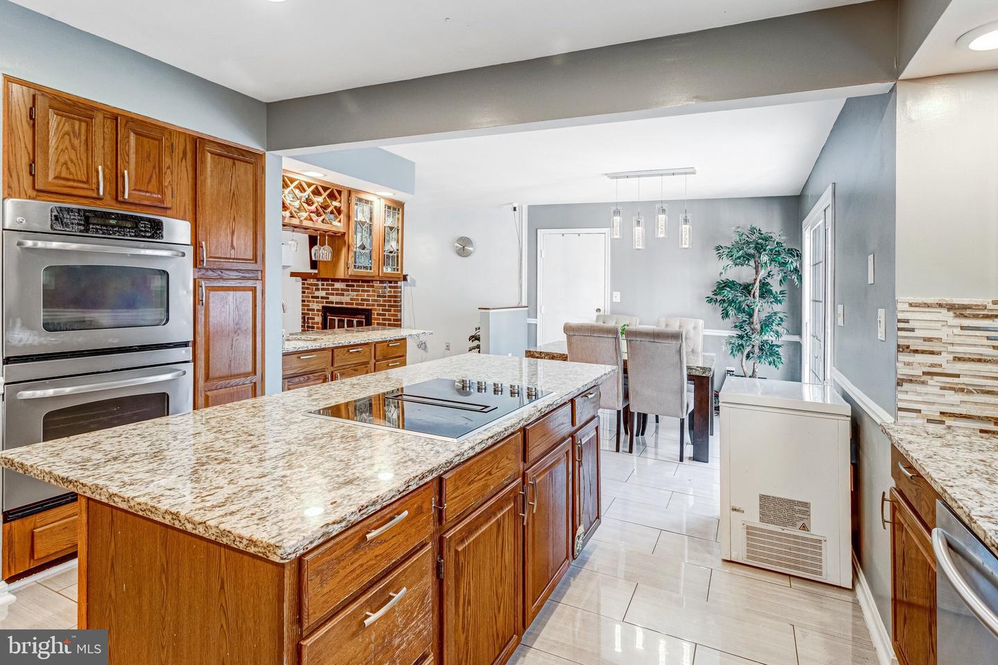 14592 ESTATE DR, WOODBRIDGE, Virginia 22193, 4 Bedrooms Bedrooms, ,3 BathroomsBathrooms,Residential,For sale,14592 ESTATE DR,VAPW2110686 MLS # VAPW2110686