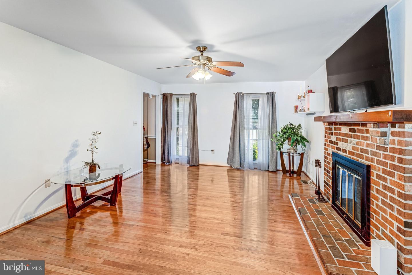 14592 ESTATE DR, WOODBRIDGE, Virginia 22193, 4 Bedrooms Bedrooms, ,3 BathroomsBathrooms,Residential,For sale,14592 ESTATE DR,VAPW2110686 MLS # VAPW2110686