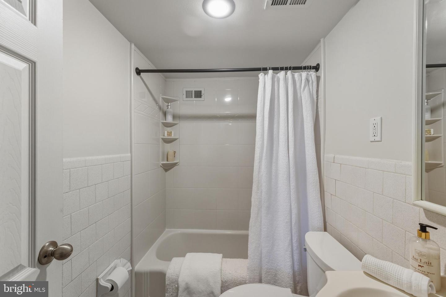 401 N ARMISTEAD ST N #504, ALEXANDRIA, Virginia 22312, 2 Bedrooms Bedrooms, ,1 BathroomBathrooms,Residential,For sale,401 N ARMISTEAD ST N #504,VAAX2053262 MLS # VAAX2053262