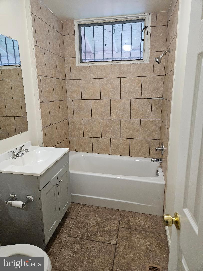 1635 U ST SE, WASHINGTON, District Of Columbia 20020, 4 Bedrooms Bedrooms, 6 Rooms Rooms,2 BathroomsBathrooms,Residential,For sale,1635 U ST SE,DCDC2241658 MLS # DCDC2241658