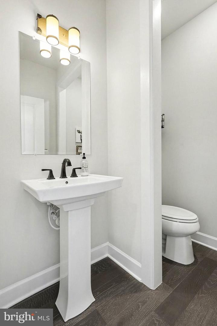 40731 WILLOW WALK CT, ALDIE, Virginia 20105, 5 Bedrooms Bedrooms, ,5 BathroomsBathrooms,Residential,For sale,40731 WILLOW WALK CT,VALO2114104 MLS # VALO2114104