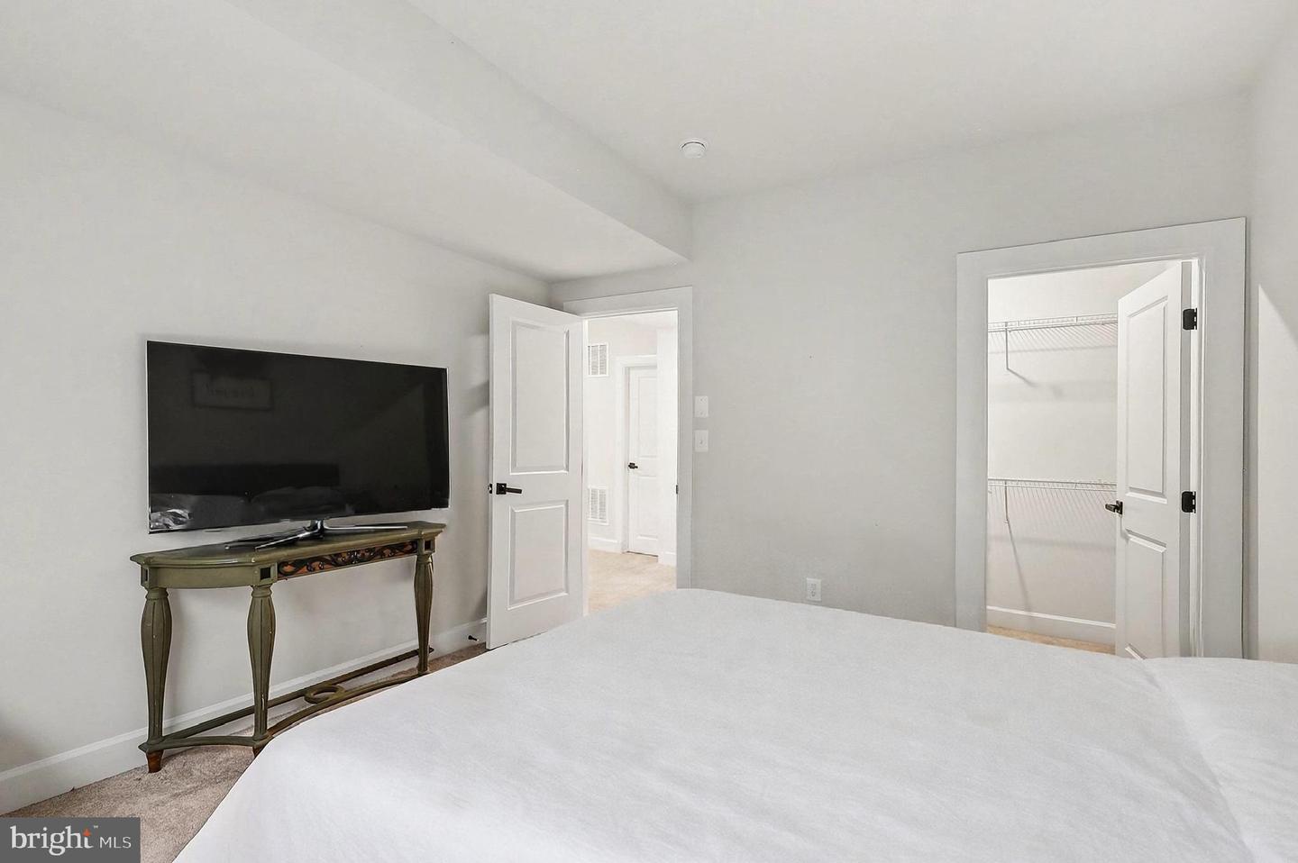 40731 WILLOW WALK CT, ALDIE, Virginia 20105, 5 Bedrooms Bedrooms, ,5 BathroomsBathrooms,Residential,For sale,40731 WILLOW WALK CT,VALO2114104 MLS # VALO2114104