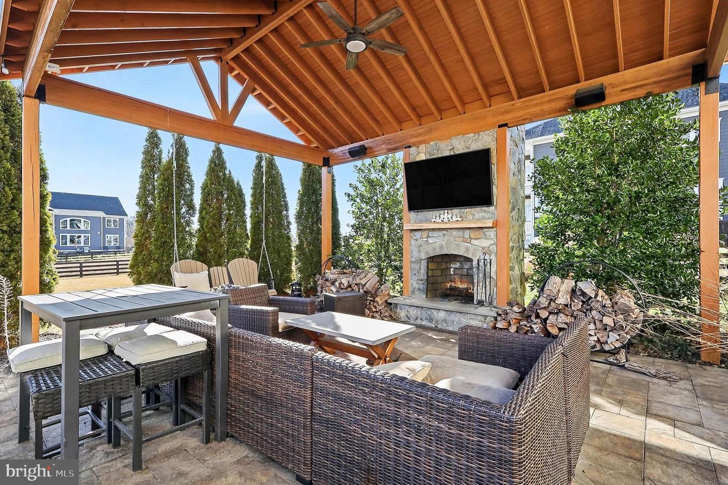 40731 WILLOW WALK CT, ALDIE, Virginia 20105, 5 Bedrooms Bedrooms, ,5 BathroomsBathrooms,Residential,For sale,40731 WILLOW WALK CT,VALO2114104 MLS # VALO2114104